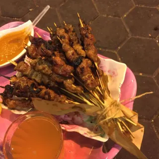 Bà Chúa Review (Bà Chúa Vỉa Hè)